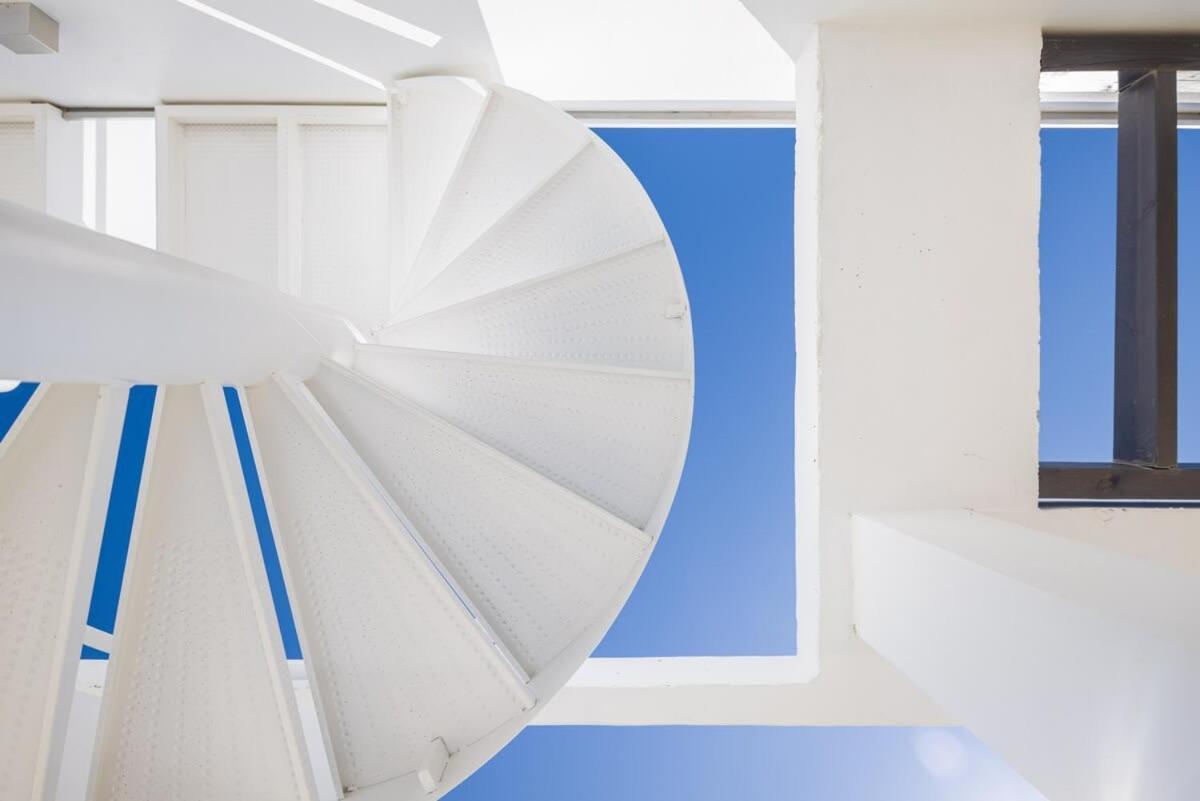 Semesterbostad Contemporary Penthouse Sunset + Sea View Parking *