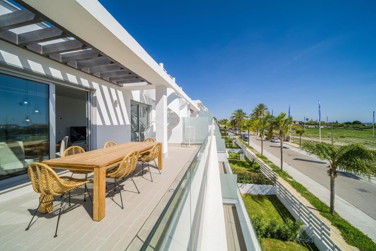 Semesterbostad Contemporary Penthouse Sunset + Sea View Parking Estepona